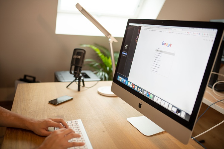 Masukan ke pencarian kos online, Sumber: pexels.com