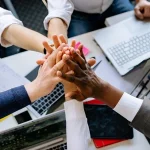 Menciptakan lingkungan kerja yang positif, Sumber: bidvestprestige.co.za