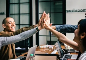 Mampu bekerja sama dengan tim, Sumber: linkedin.com